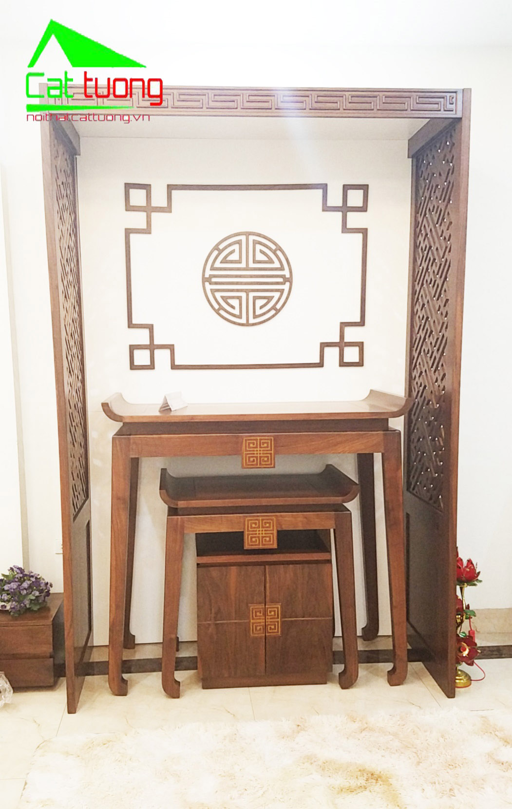 bàn thờ gỗ óc chó tại Ninh Thuận